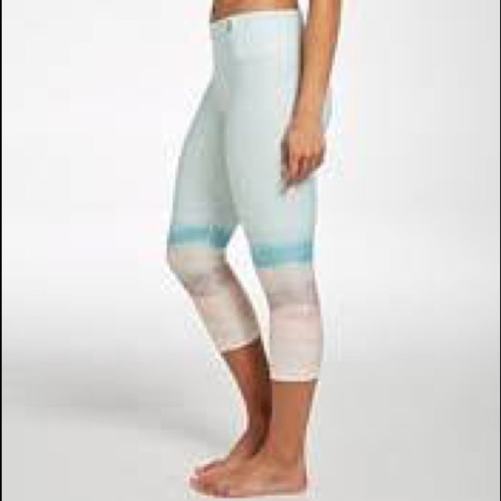 Calia By Carrie Underwood | Landscape Mint Green Workout Capris Medium